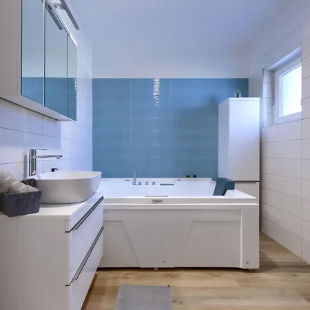 Dolly Blue By Interhome *