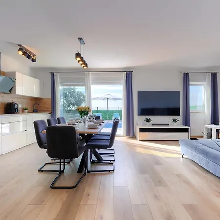 Villa Dolly Blue By Interhome *