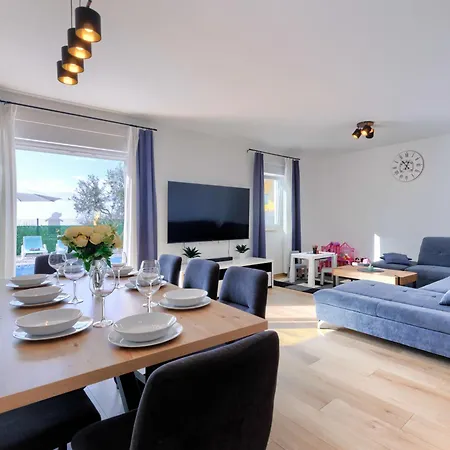 Dolly Blue By Interhome