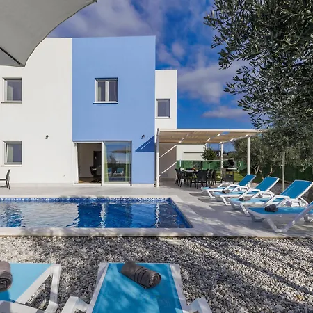 Villa Dolly Blue By Interhome *