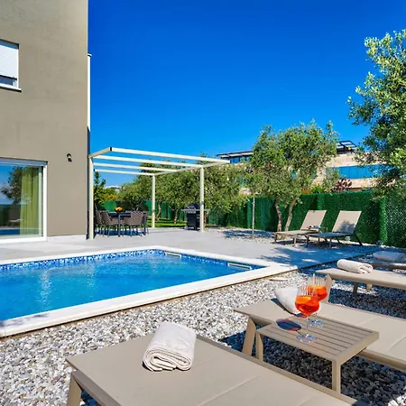 Dolly Blue By Interhome Villa *