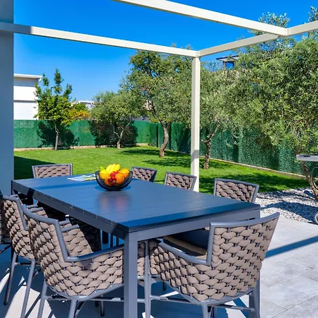 Villa Dolly Blue By Interhome *