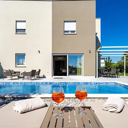 Villa Dolly Blue By Interhome *