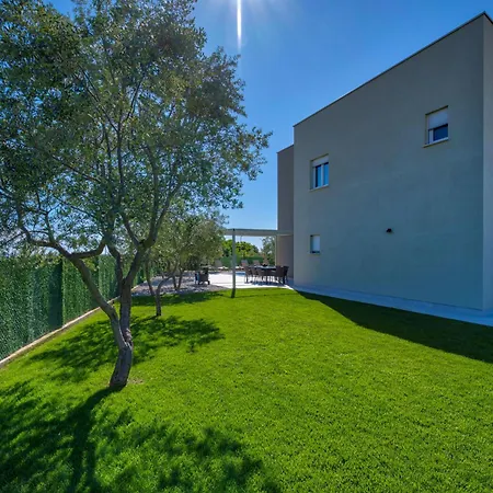 Villa Dolly Blue By Interhome *