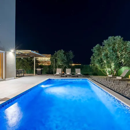 Roko By Interhome
